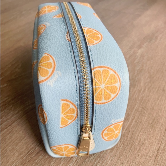 Coach cosmetics bag - Picture 5 of 13